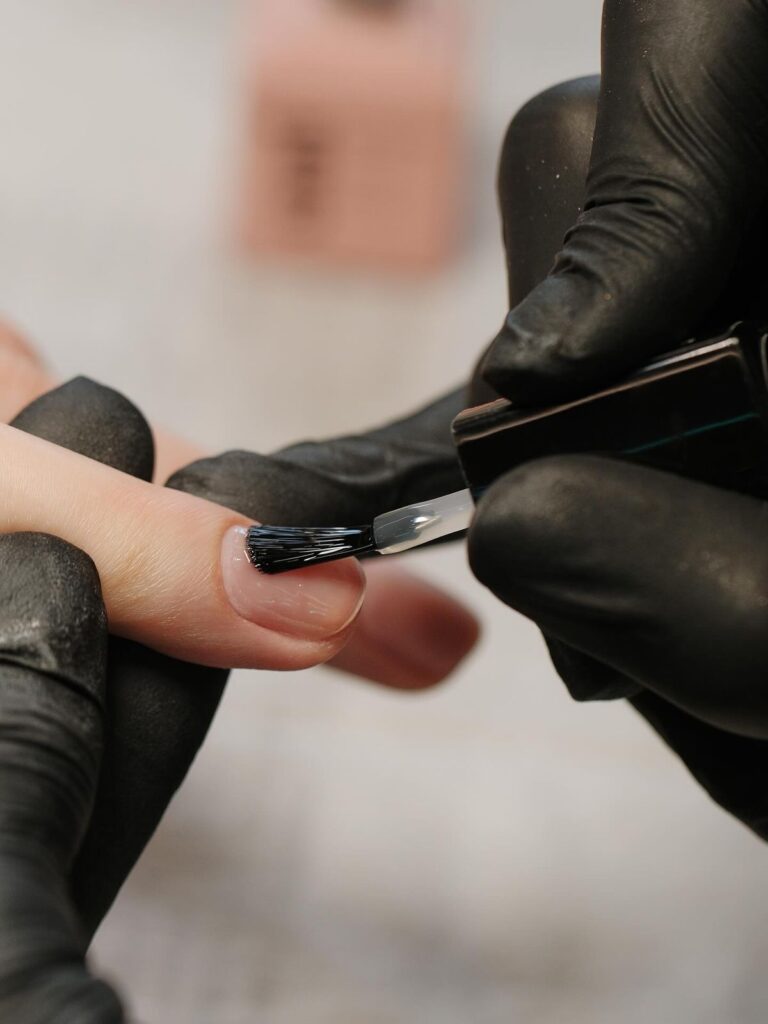 Sơn móng tay là gì?