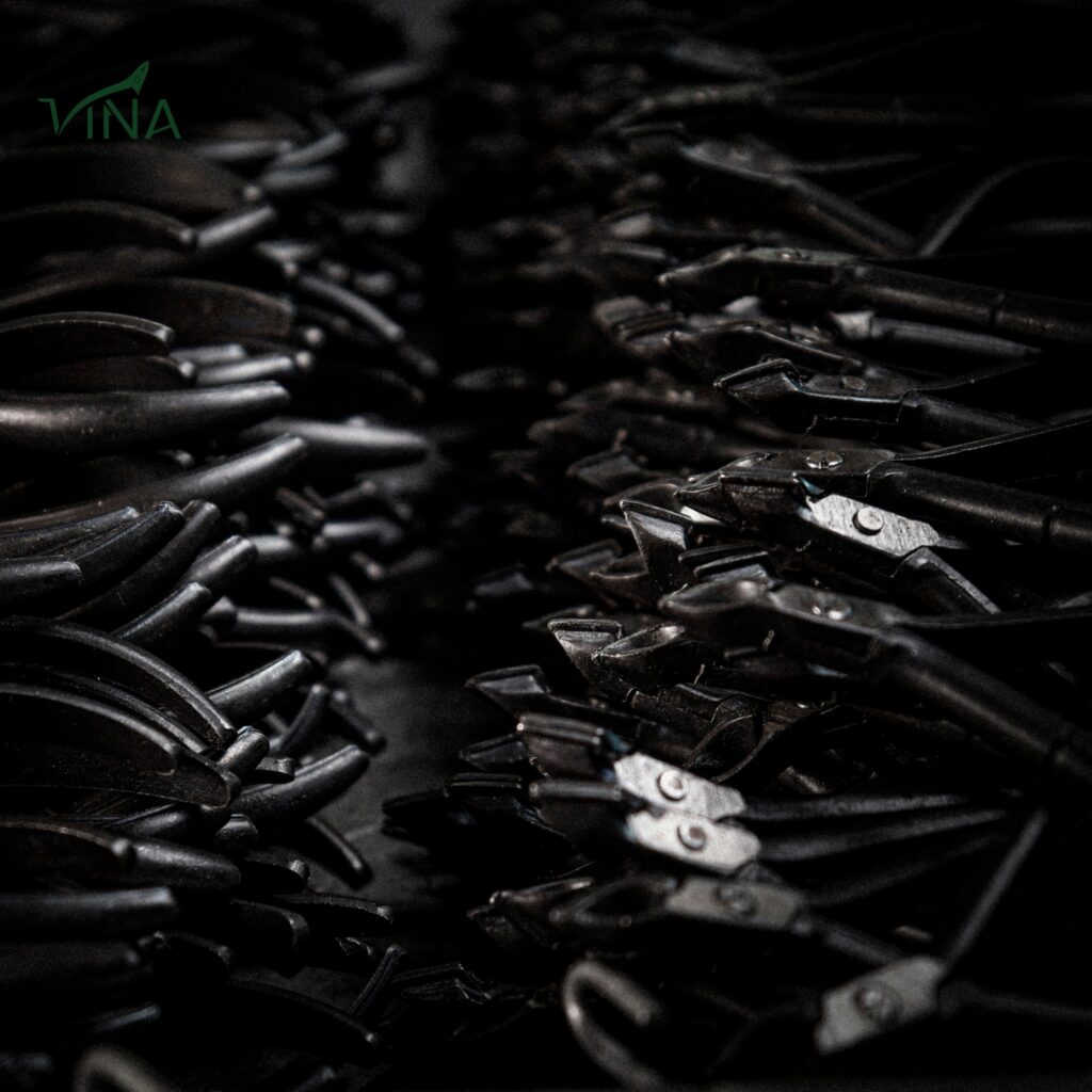 Chọn Inox – Nền Tảng Của Độ Bền Kềm VINA