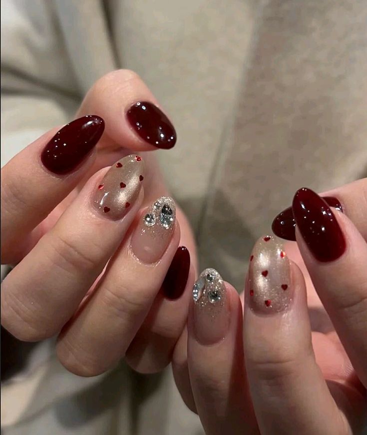 Nail Đỏ Đính Đá Điểm Xuyết Nổi Bật