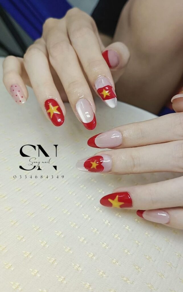 Nail Đỏ Phối Họa Tiết Ngôi Sao / Quốc Kỳ