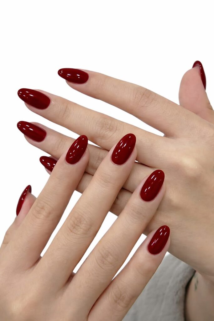 Nail Đỏ Trơn Tối Giản